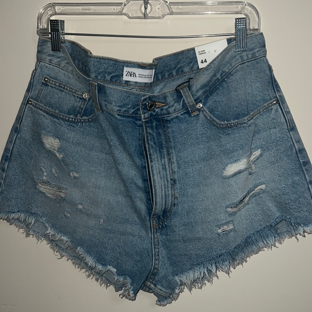 Zara distressed denim jean shorts new with tags